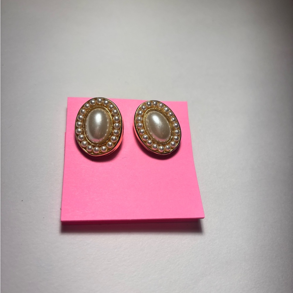 Pearl and Gold Oval Earrings